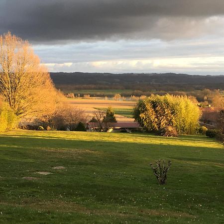 Gite Au Bouzigues Monlaur-Bernet ภายนอก รูปภาพ