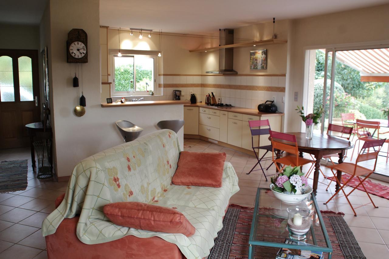 Gite Au Bouzigues Monlaur-Bernet ภายนอก รูปภาพ