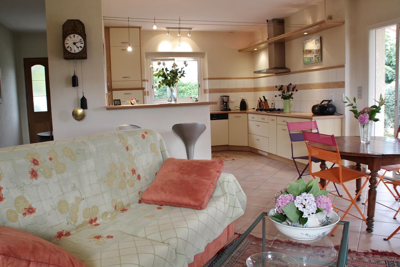 Gite Au Bouzigues Monlaur-Bernet ภายนอก รูปภาพ