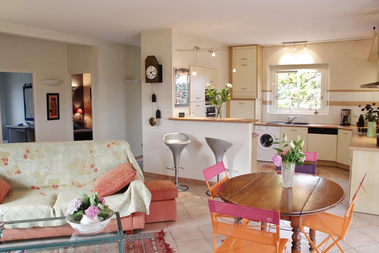 Gite Au Bouzigues Monlaur-Bernet ภายนอก รูปภาพ